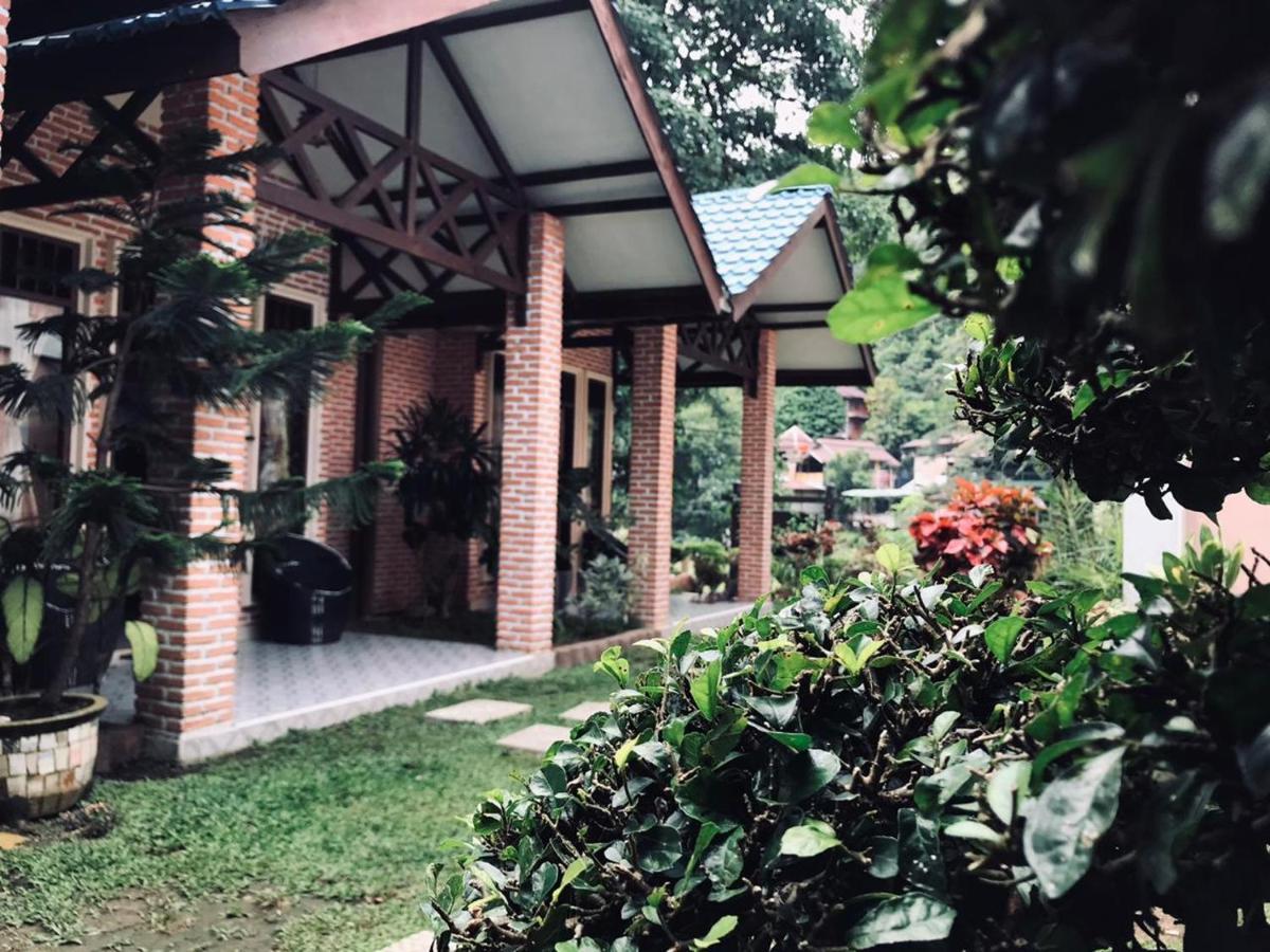 Thomas' Retreat Bukit Lawang Hotel Bagian luar foto